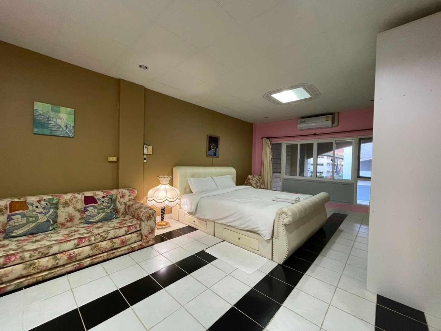 Oyo 75486 Anna Residence Jomtien Екстер'єр фото