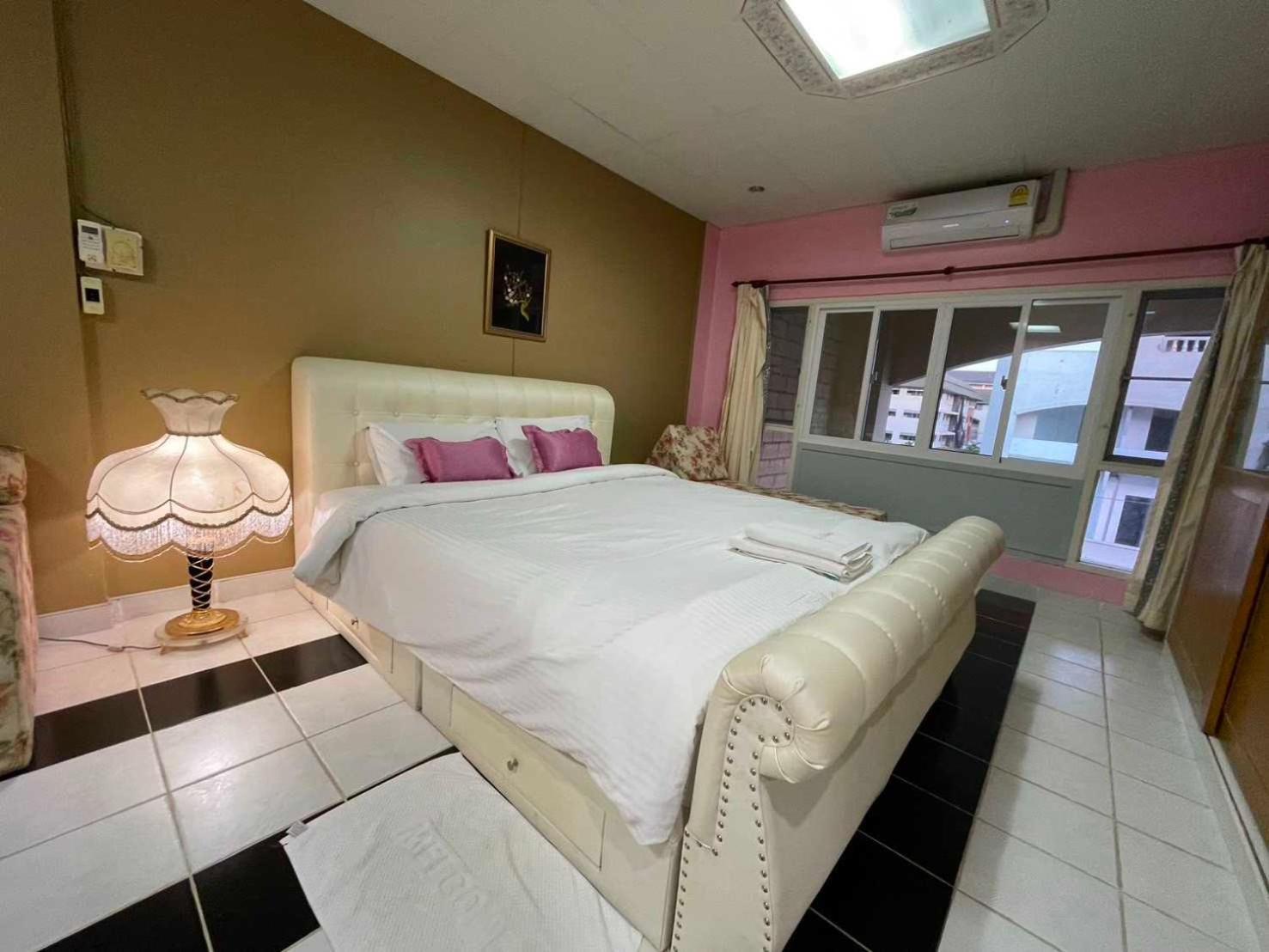Oyo 75486 Anna Residence Jomtien Екстер'єр фото
